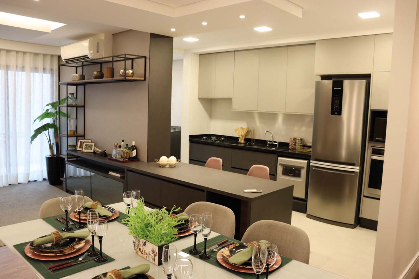 Cozinha com ilha e cuba dupla, decorado de 112,3 m²